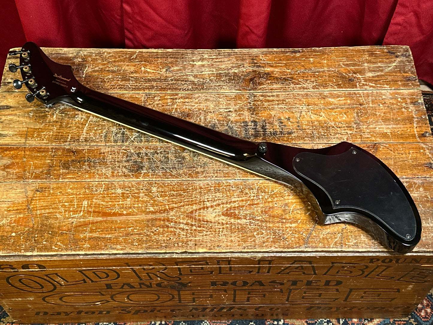 DeArmond Ashbory Fretless Electric Bass Guitar Black w/ Gig Bag