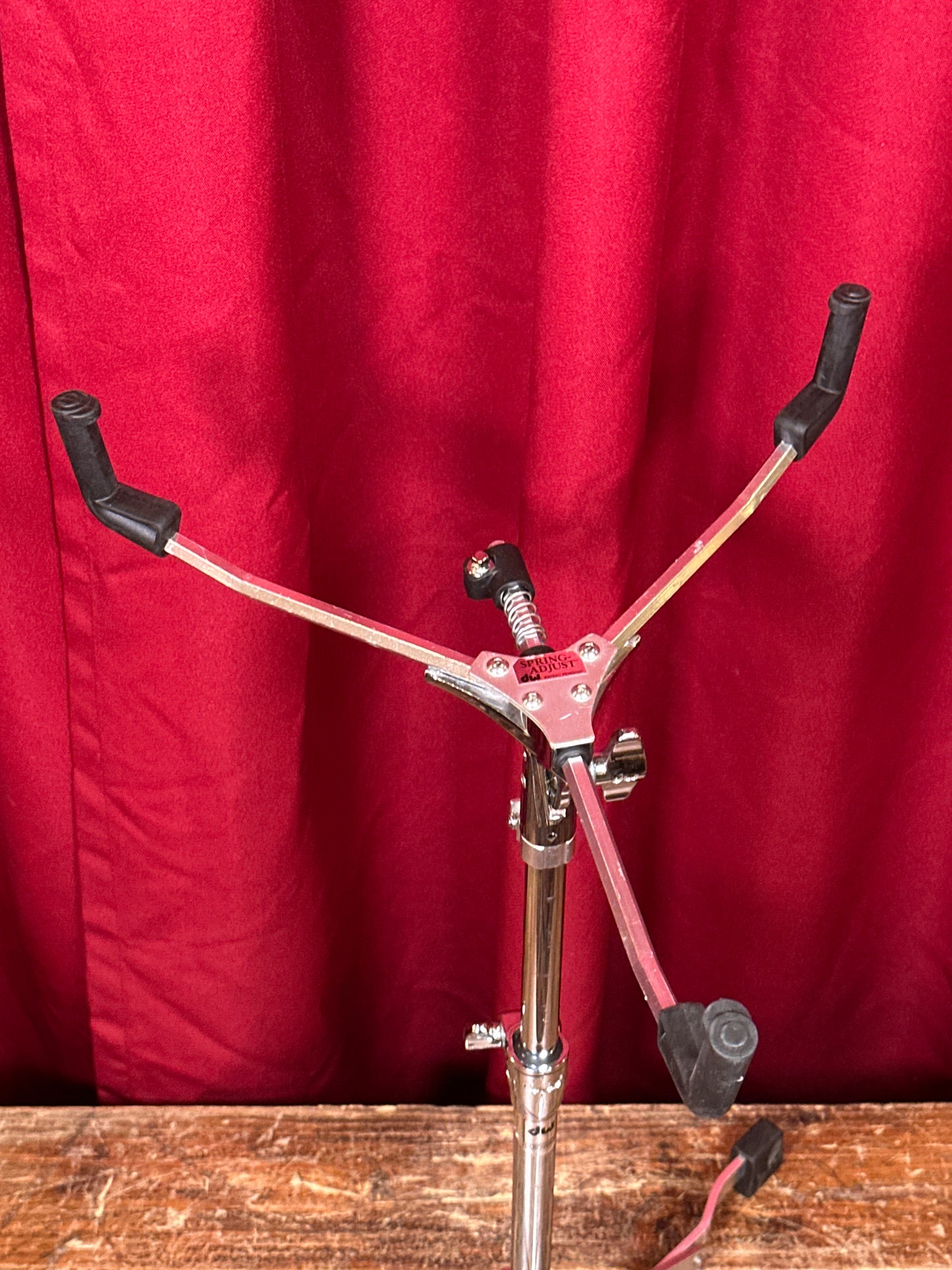 DW 6000 Series Ultra Light Flush Base Snare Drum Stand DWCP6300UL