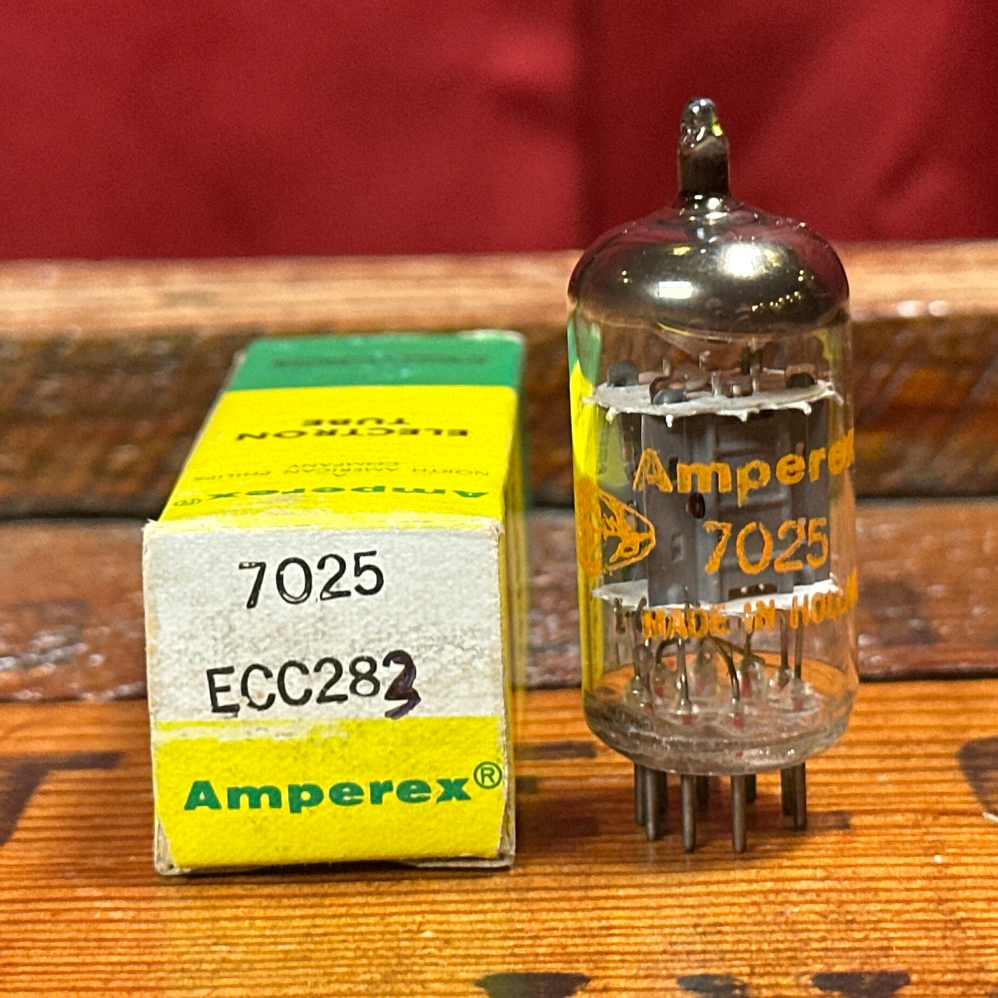 Vintage Amperex 7025 / 12AX7A Preamp Tube 12AX7 ECC83 Valve Orange Globe #274