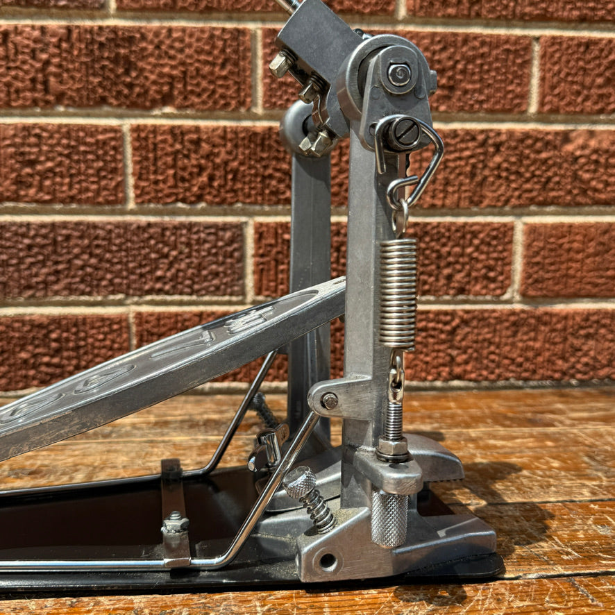 silver machine pedal DW 7000 Series Single Chain Bass Drum Pedal Silver Drum Workshop – Drugan's Drums & Guitars