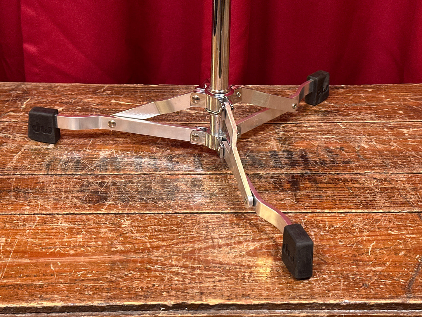 DW 6000 Series Ultra Light Flush Base Snare Drum Stand DWCP6300UL