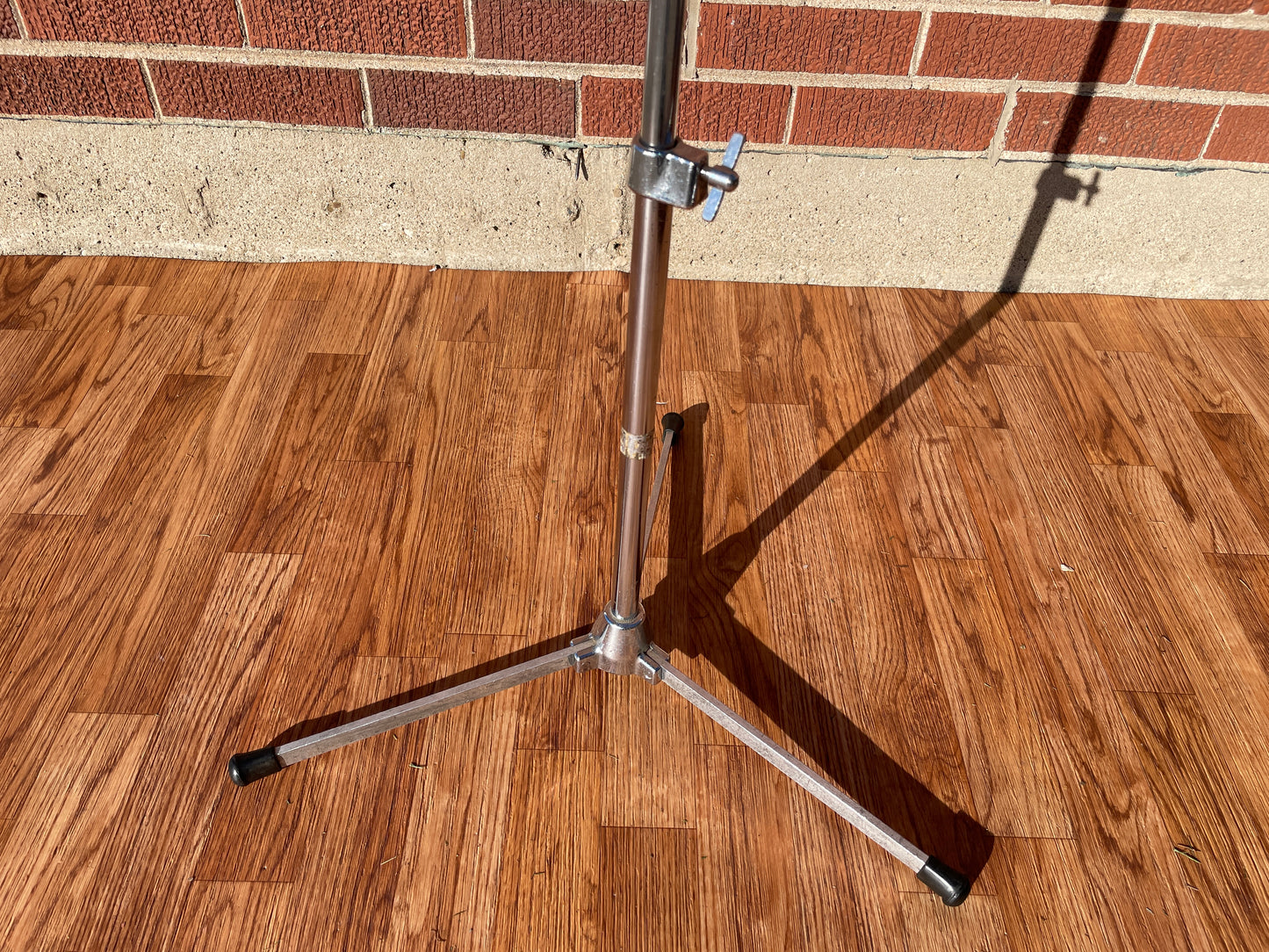 1960s Slingerland No. 33F Flush Base Cymbal Stand #1