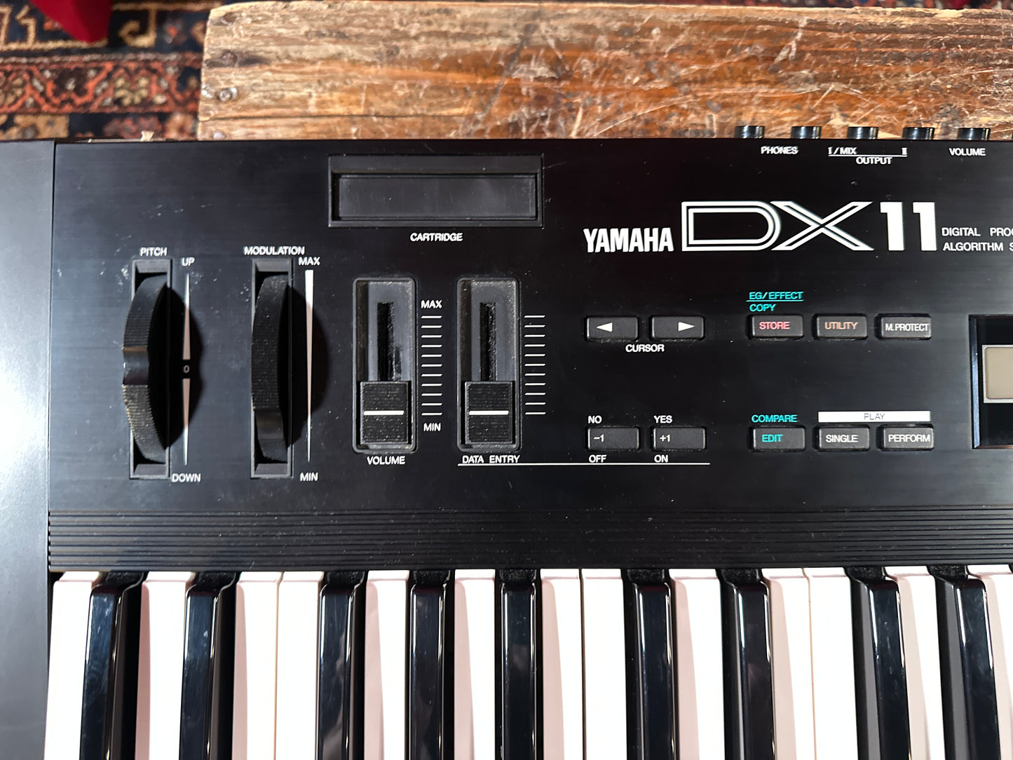 Yamaha DX11 Programmable Algorithm Synthesizer w/ Hardshell Case