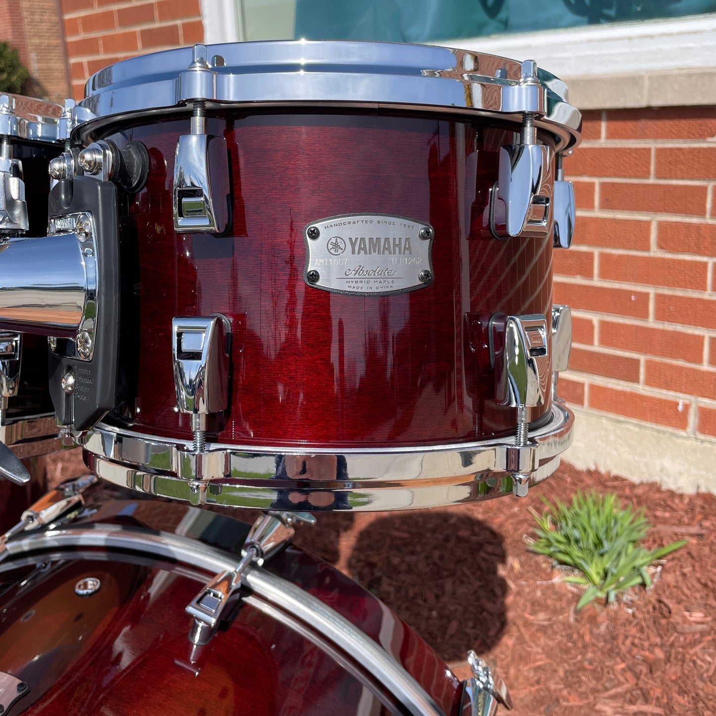 Yamaha Absolute Hybrid Maple 4pc Drum Set Classic Walnut 22/10/12/16