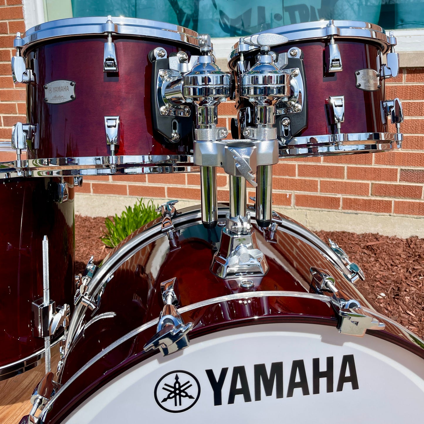 Yamaha Absolute Hybrid Maple 4pc Drum Set Classic Walnut 22/10/12/16