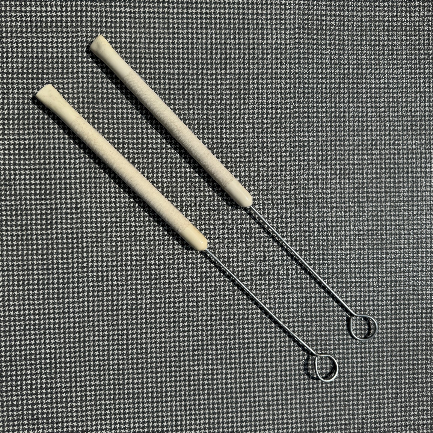 1960s Ludwig No. 195 White Plastic Model Retractable Brushes