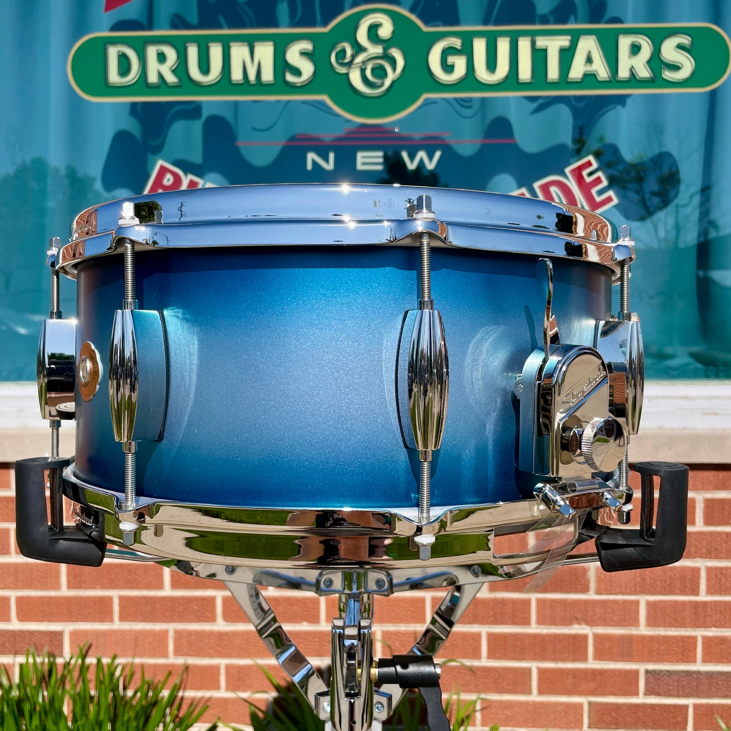 Slingerland Radio King Artist 6.5x14 3-Ply Mahogany/Poplar Snare Drum Silver & Blue Lacquer