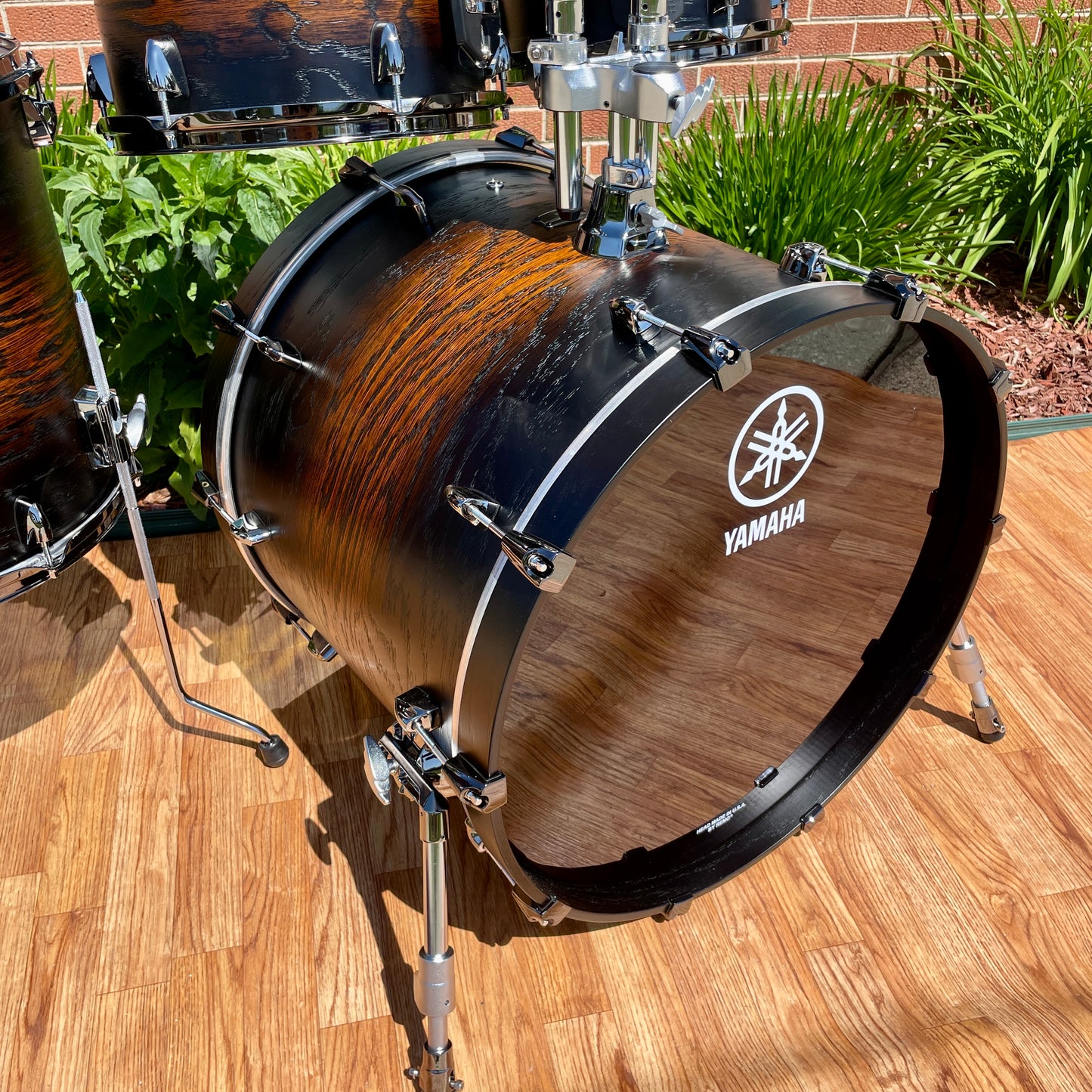 Yamaha Live Custom Hybrid Oak Drum Set UZU Earth Sunburst 22/10/12/16 w/ 5.5x14 Snare