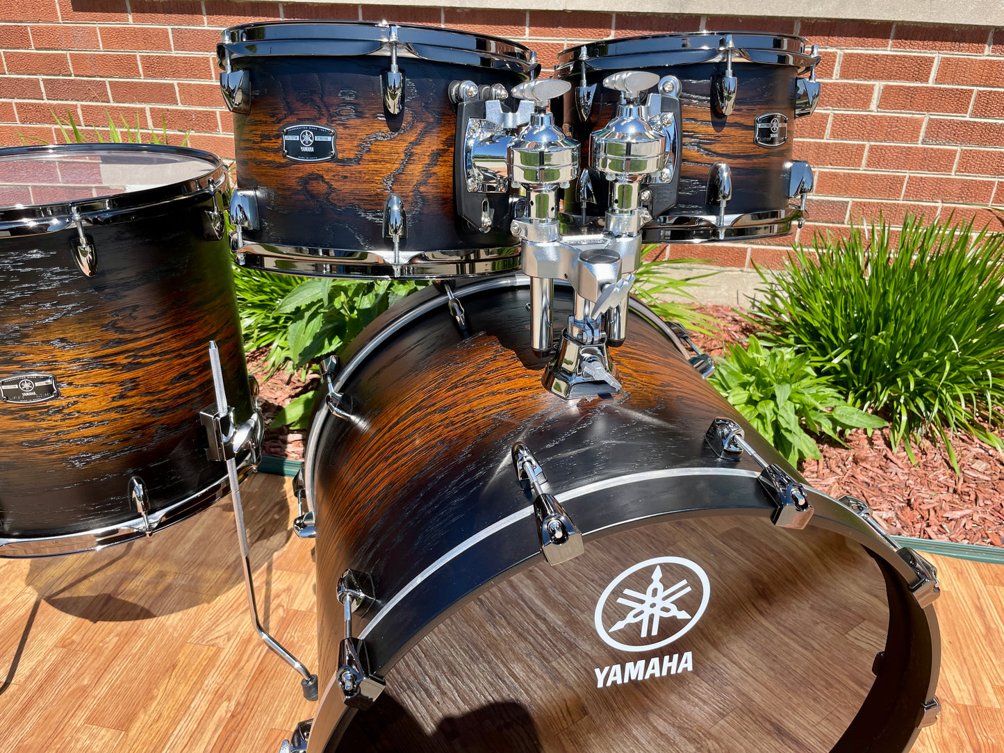 Yamaha Live Custom Hybrid Oak Drum Set UZU Earth Sunburst 22/10/12/16