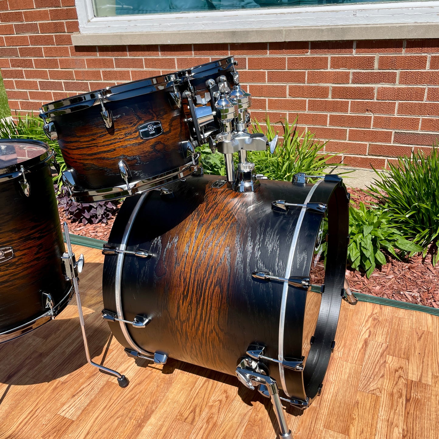 Yamaha Live Custom Hybrid Oak Drum Set UZU Earth Sunburst 22/10/12/16