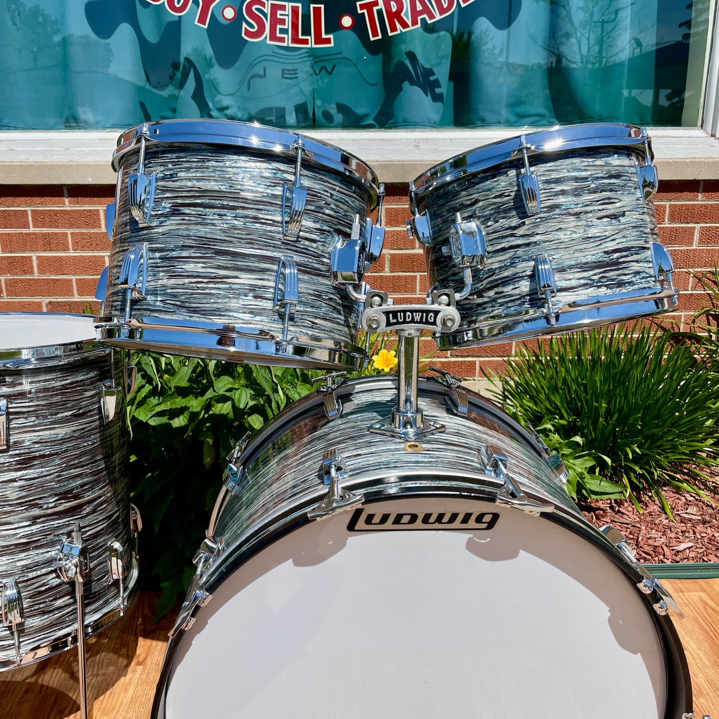 1960s Ludwig Hollywood Outfit Drum Set Oyster Blue Pearl Collectors Grade!