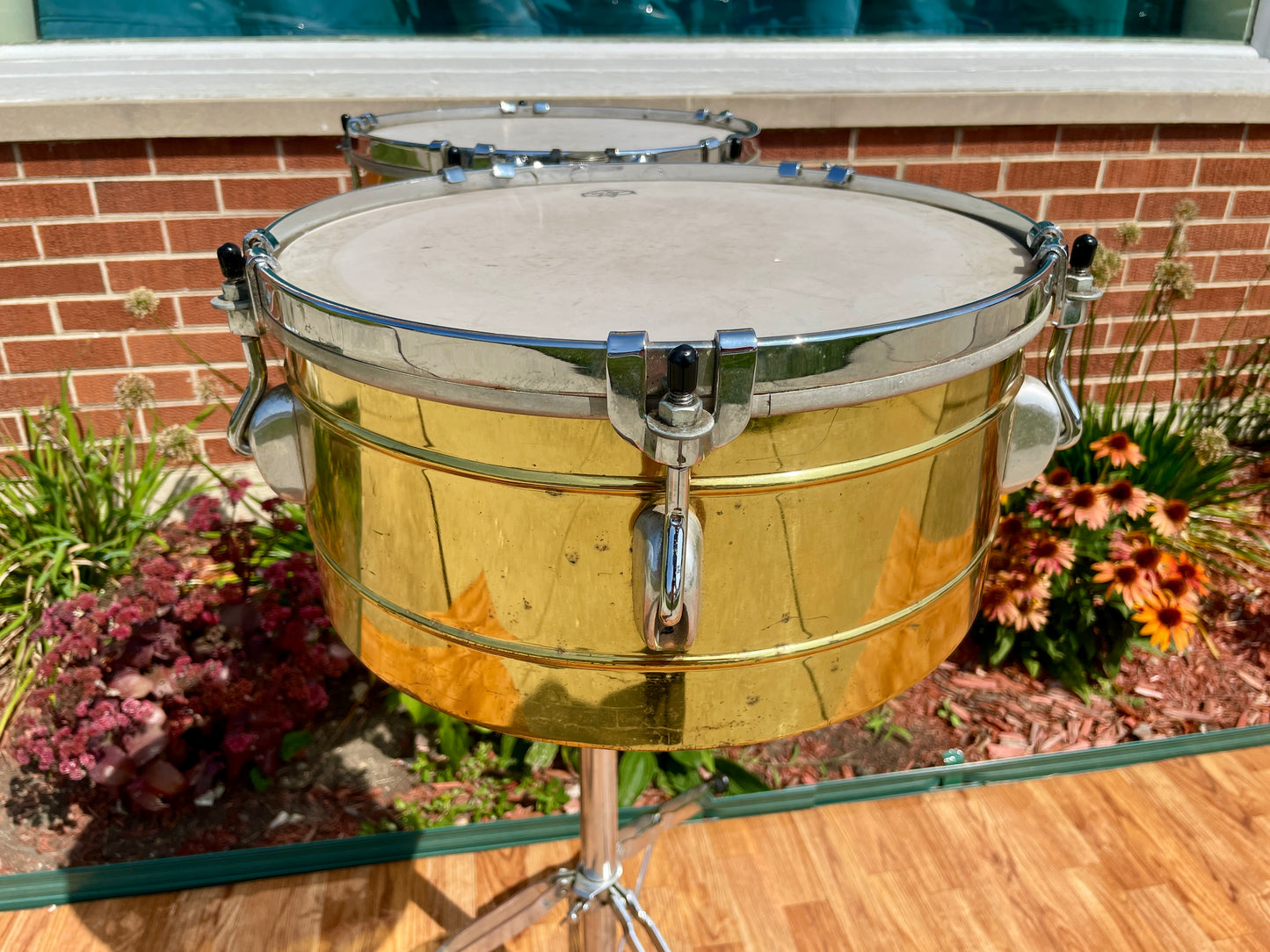 1970s-1980s Gon Bops Mariano Model 13" & 14" Brass Timbales Pair w/ Stand 2TB-76
