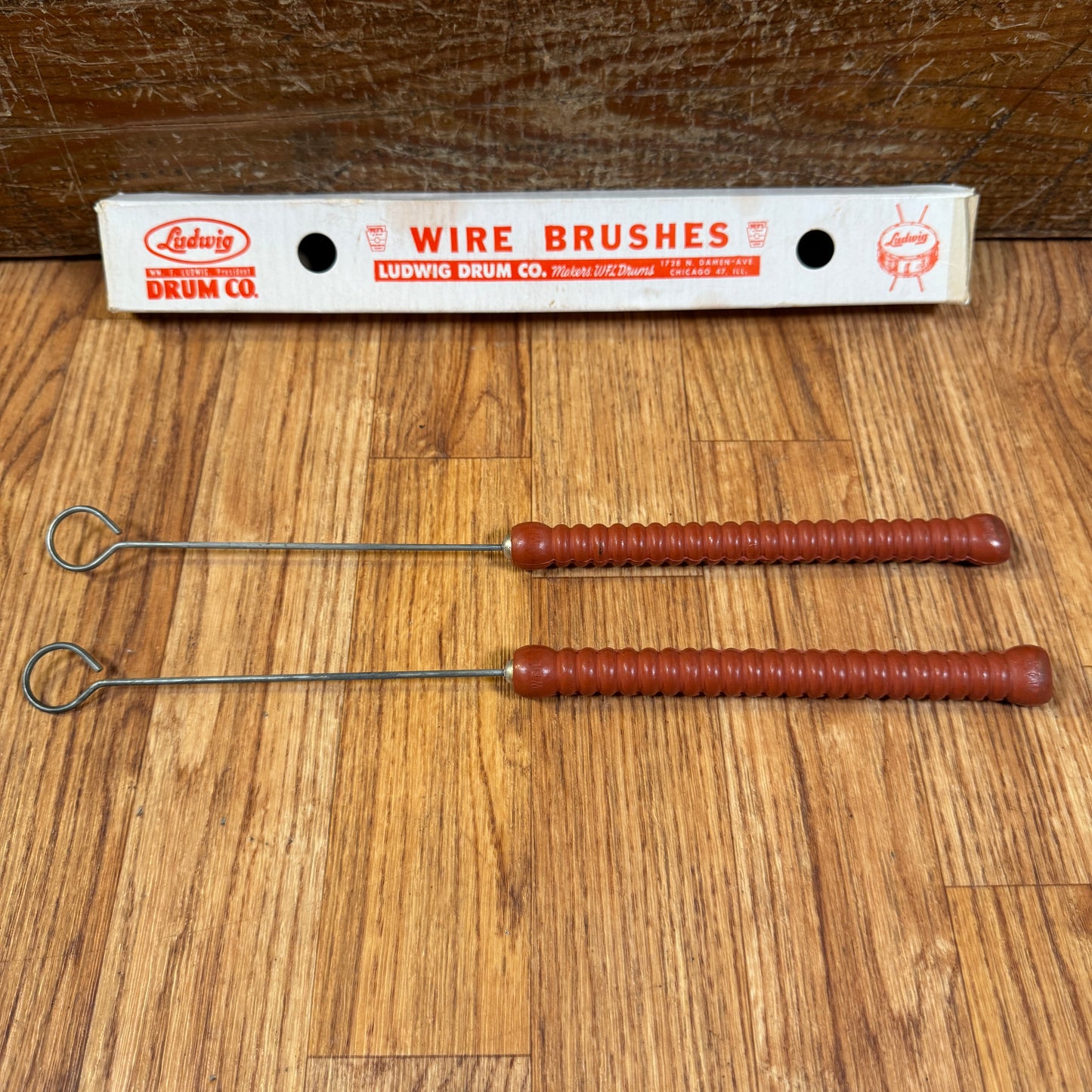 1950s-60s WFL / Ludwig No. 190 Red Ribbed Model Retractable Brushes