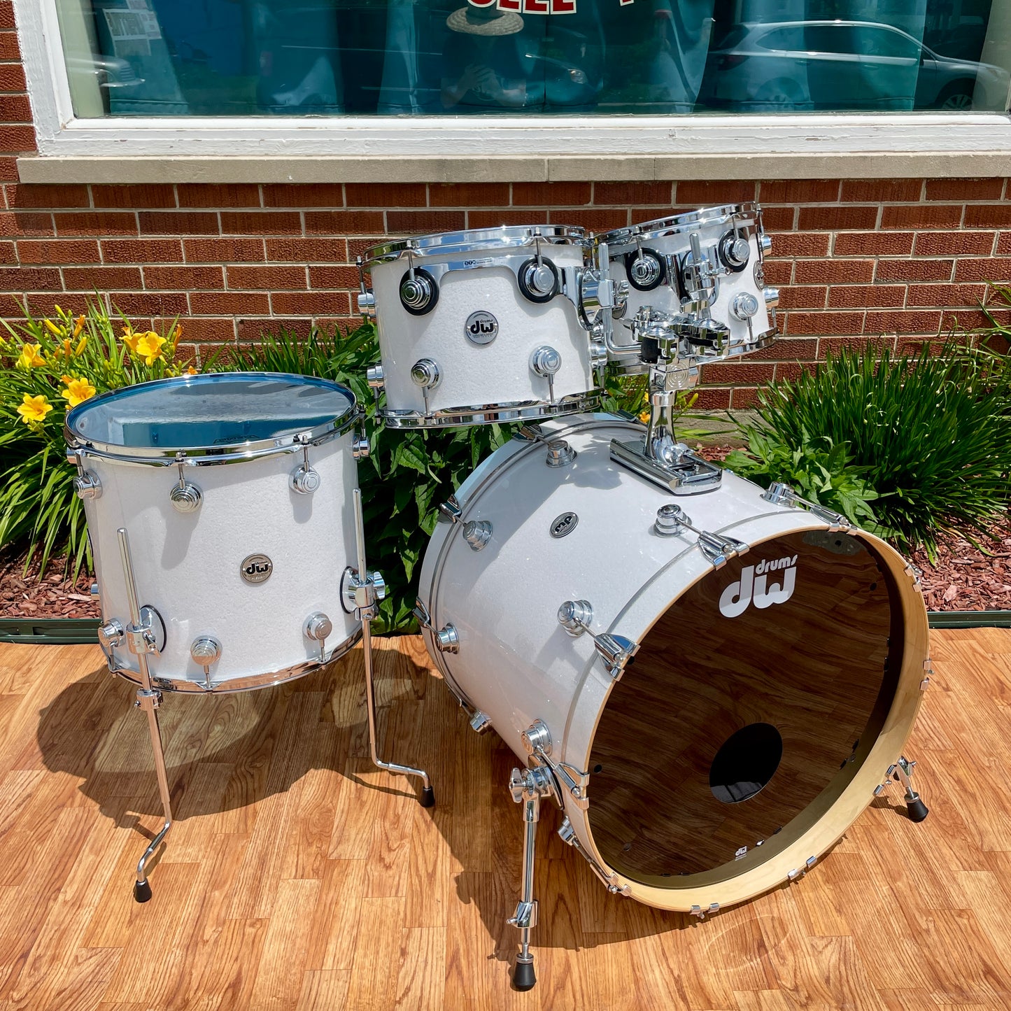 DW Collector's Series Pure Maple Standard 4pc Drum Set White Glass Glitter 22/10/12/16