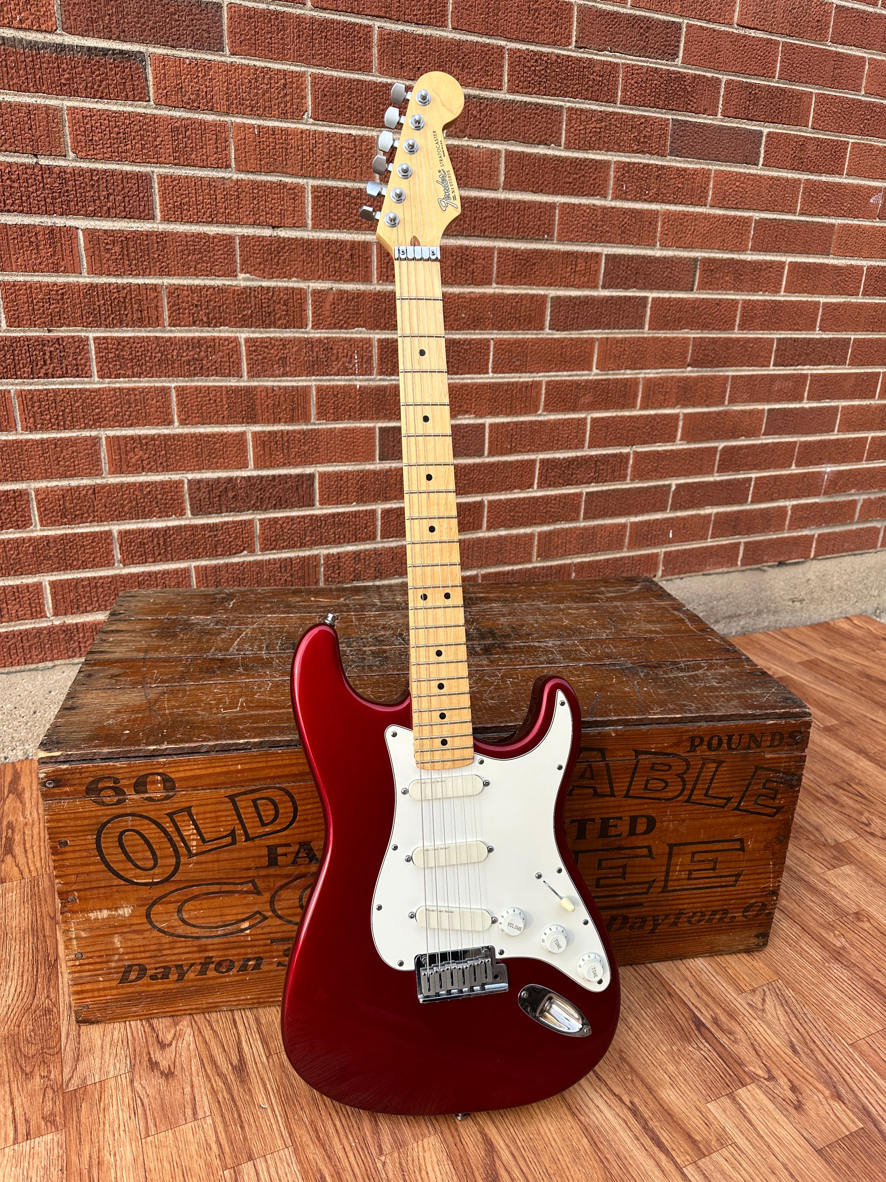 1991 Fender Stratocaster Plus Electric Guitar Candy Apple Red