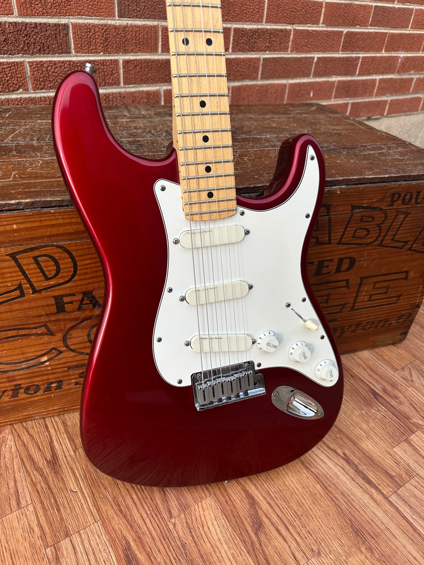 1991 Fender Stratocaster Plus Electric Guitar Candy Apple Red