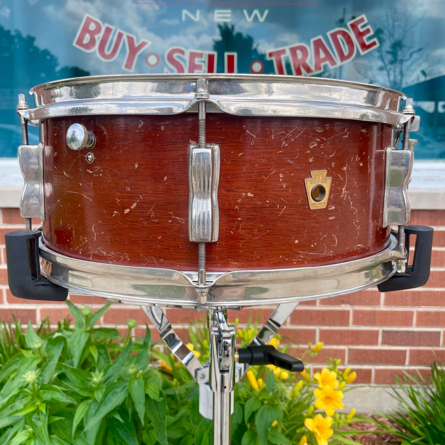 1957 WFL Ludwig 5.5x14 Model 491 Supreme Concert / Pioneer Snare Drum Mahogany