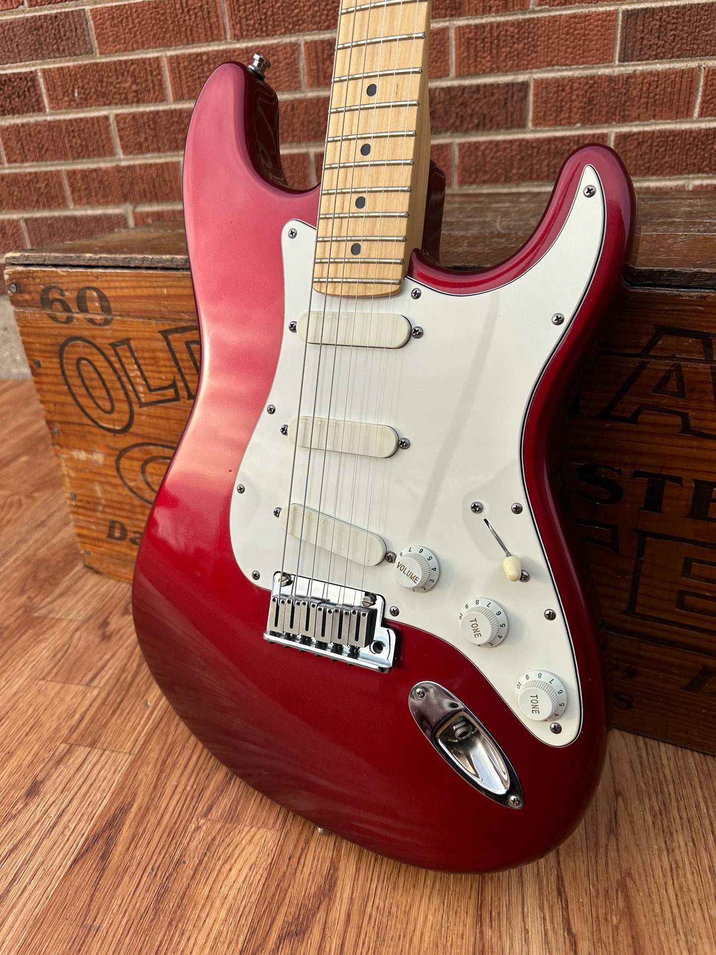 1991 Fender Stratocaster Plus Electric Guitar Candy Apple Red