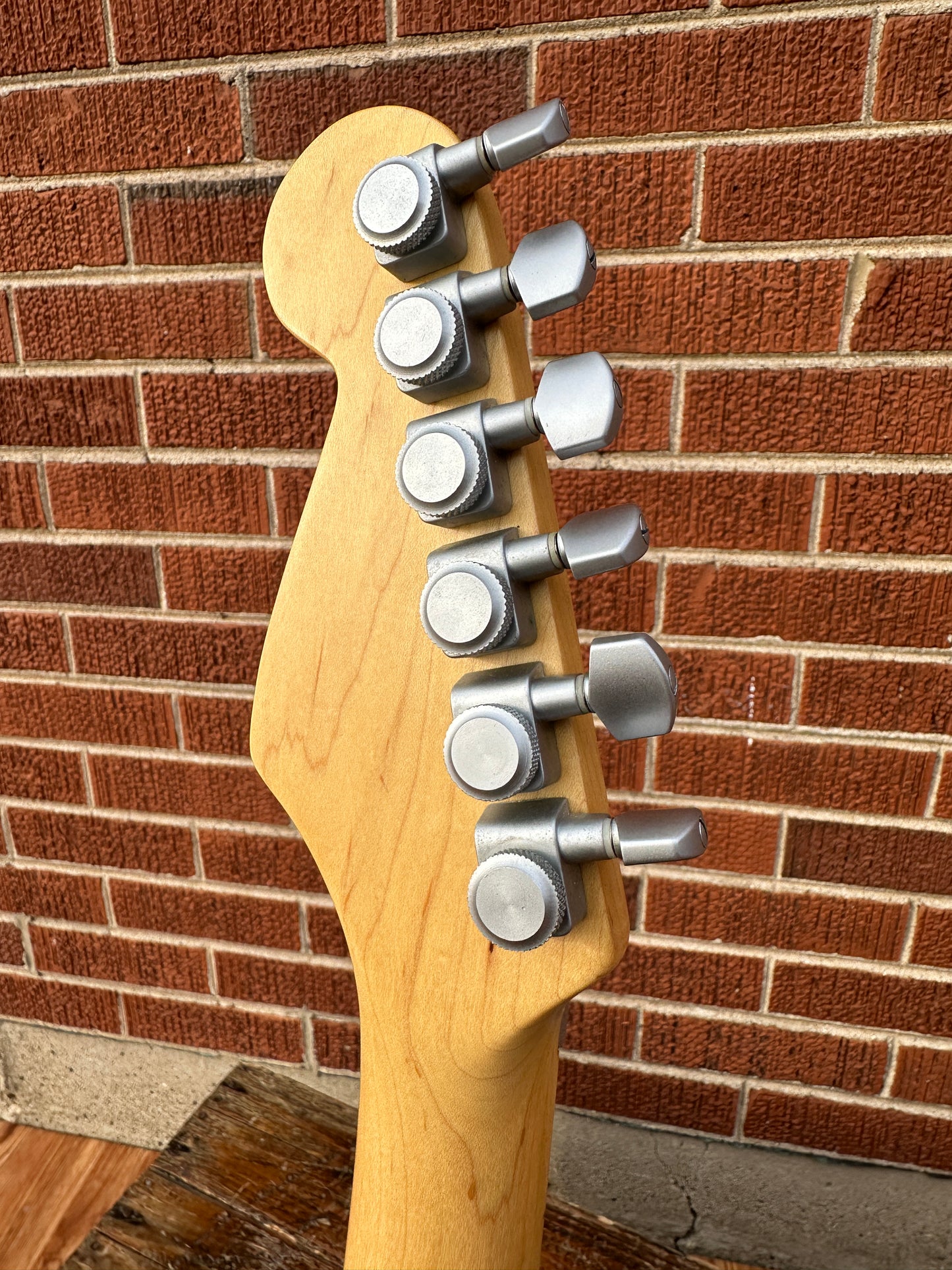 1991 Fender Stratocaster Plus Electric Guitar Candy Apple Red