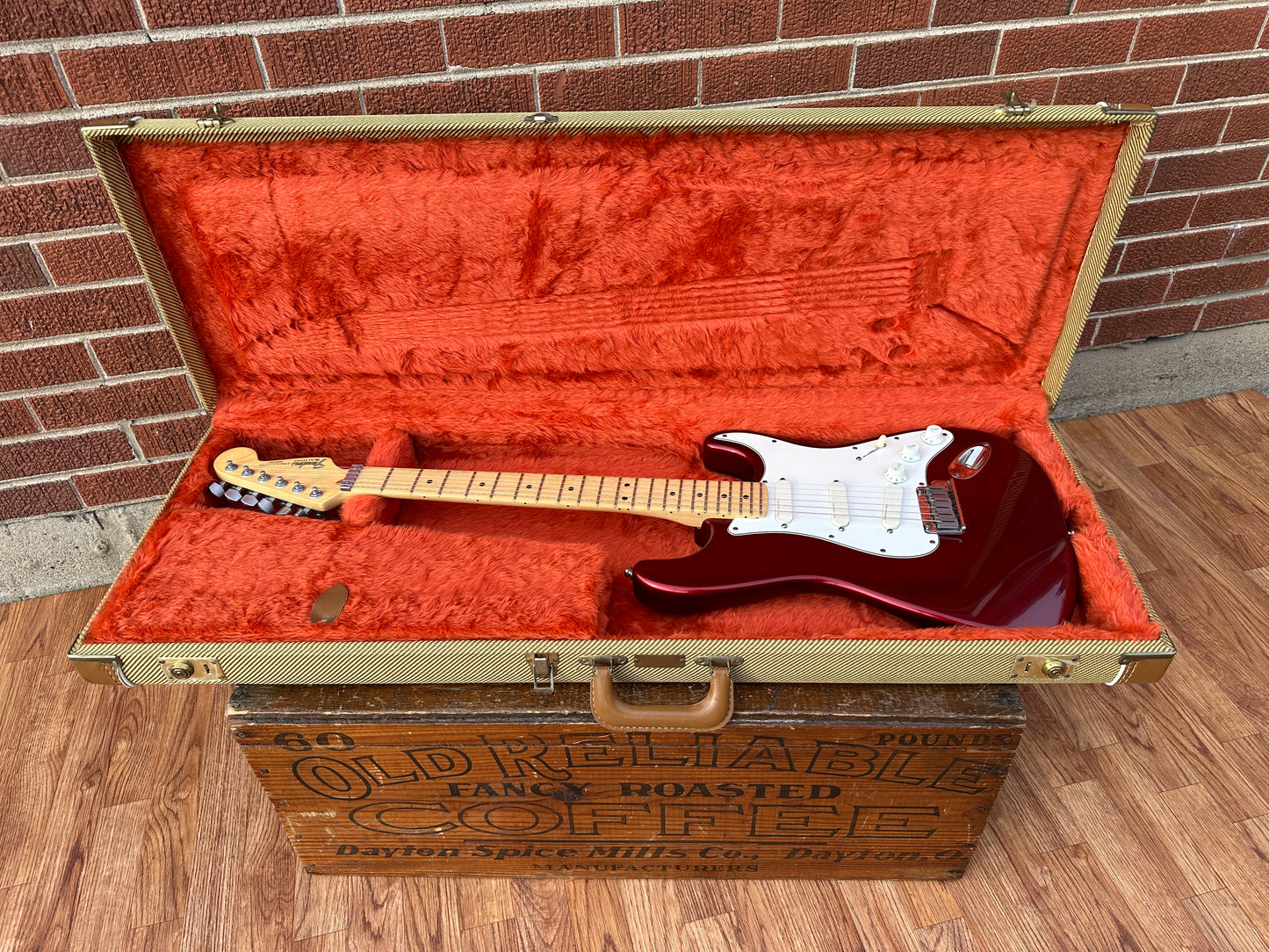 1991 Fender Stratocaster Plus Electric Guitar Candy Apple Red