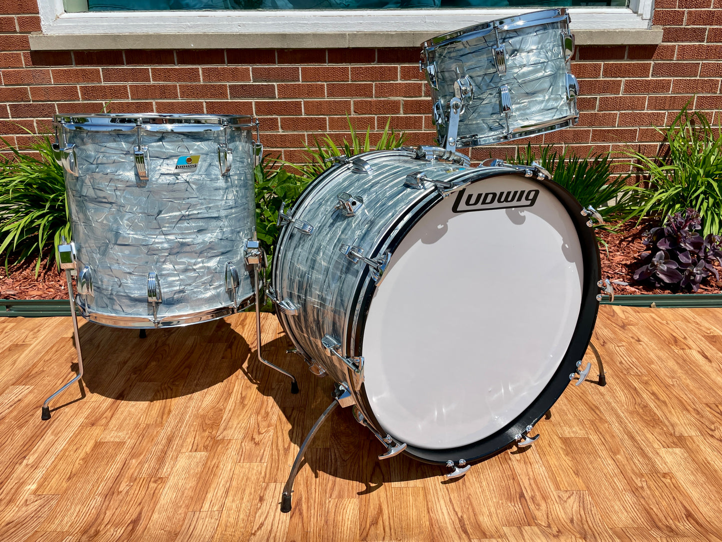1970s Ludwig Super Classic Drum Set Sky Blue Pearl 22/13/16