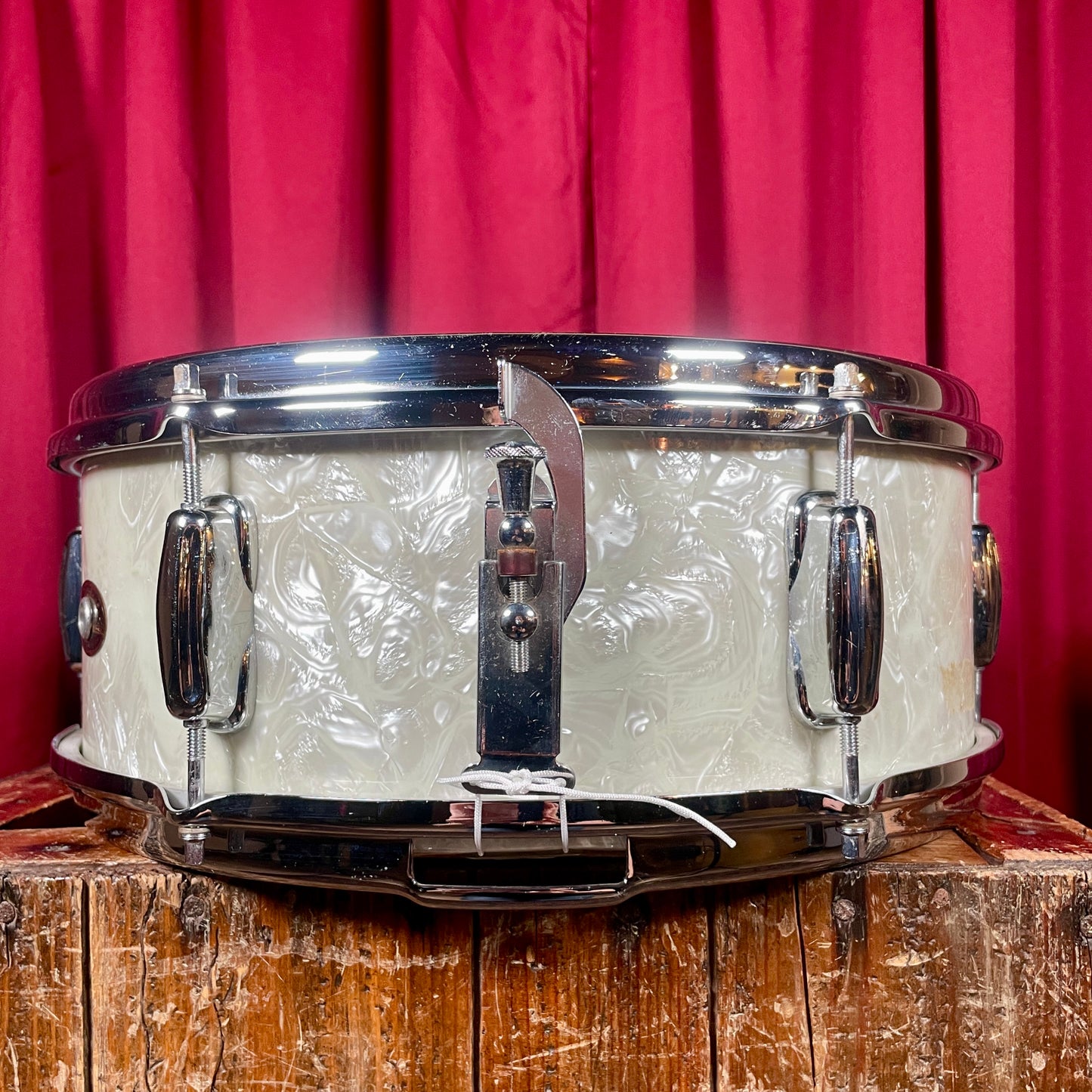 1960s Slingerland 5.5x14 Deluxe Student Model No. 161 Snare Drum White Marine Pearl