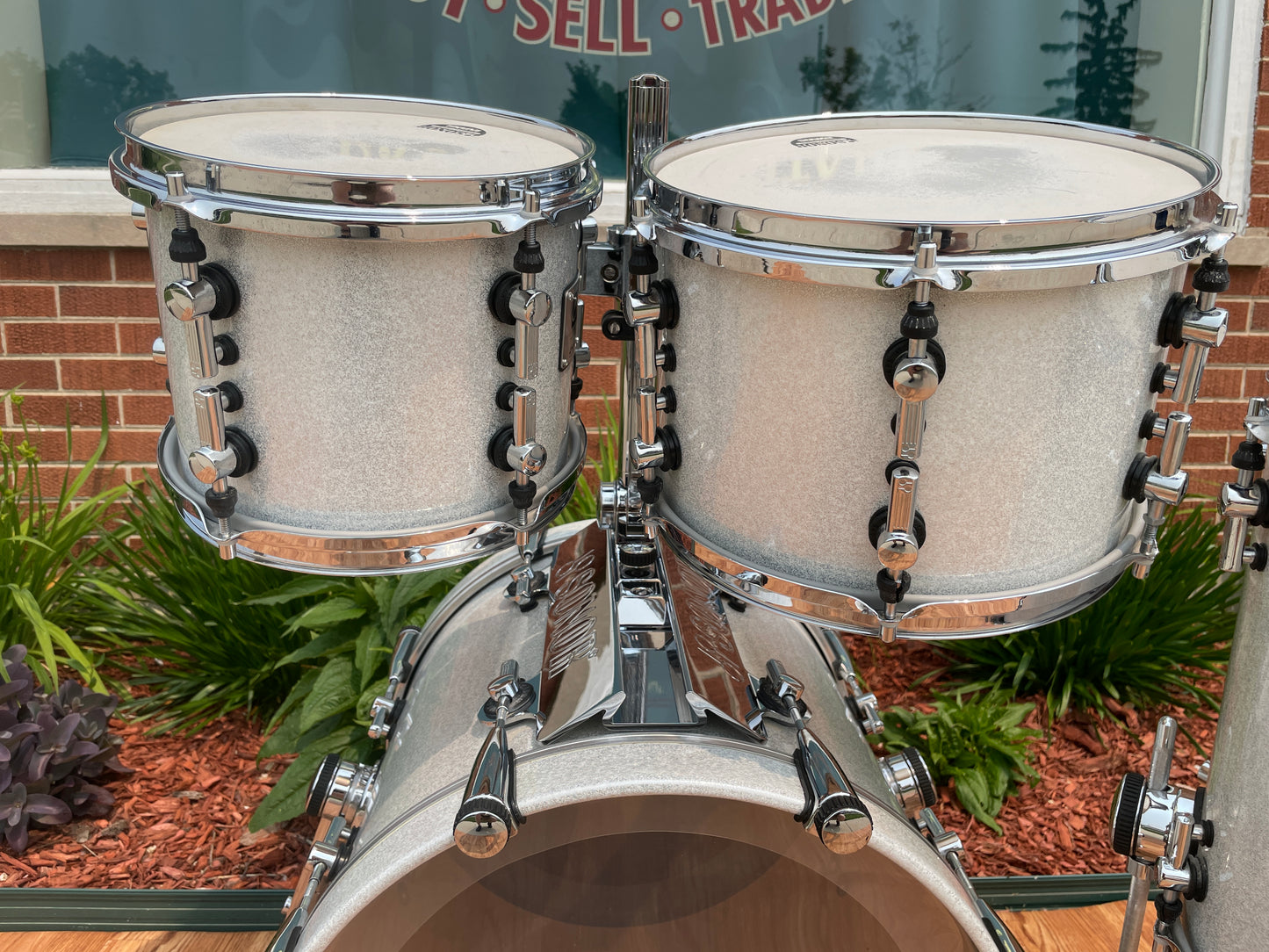 Sonor Designer Series Drum Set Maple Light White Sparkle Lacquer 18/10/12/14 w/ 4x14 Snare