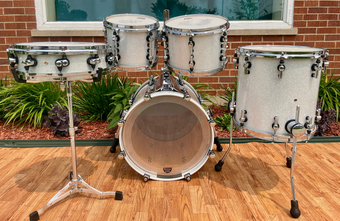 Sonor Designer Series Drum Set Maple Light White Sparkle Lacquer 18/10/12/14 w/ 4x14 Snare