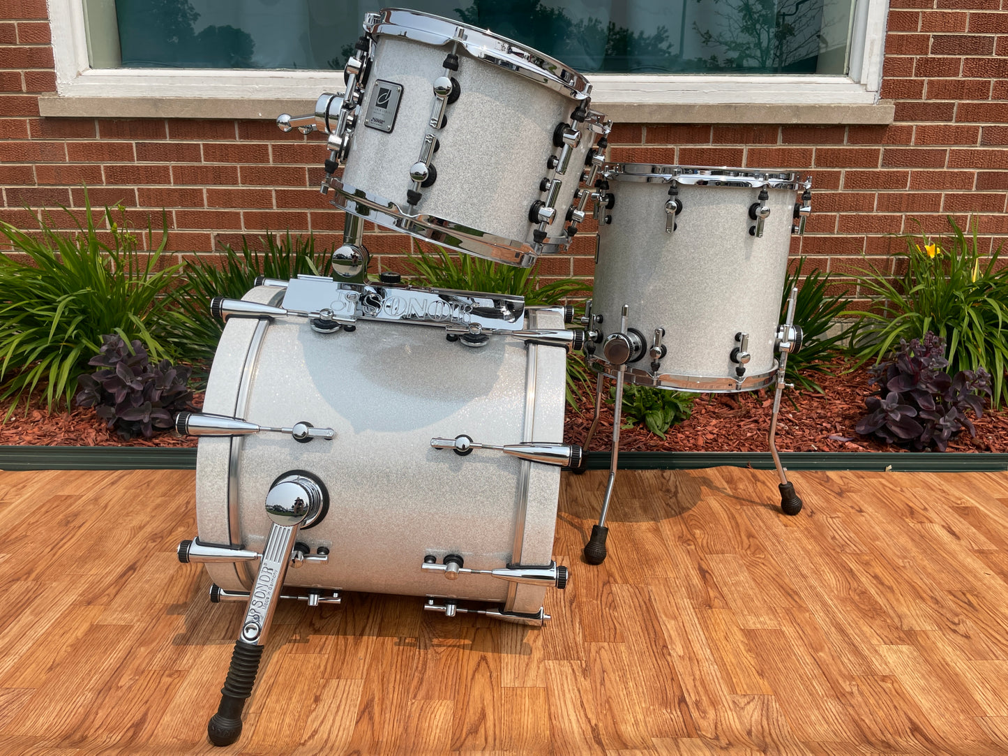 Sonor Designer Series Drum Set Maple Light White Sparkle Lacquer 18/10/12/14