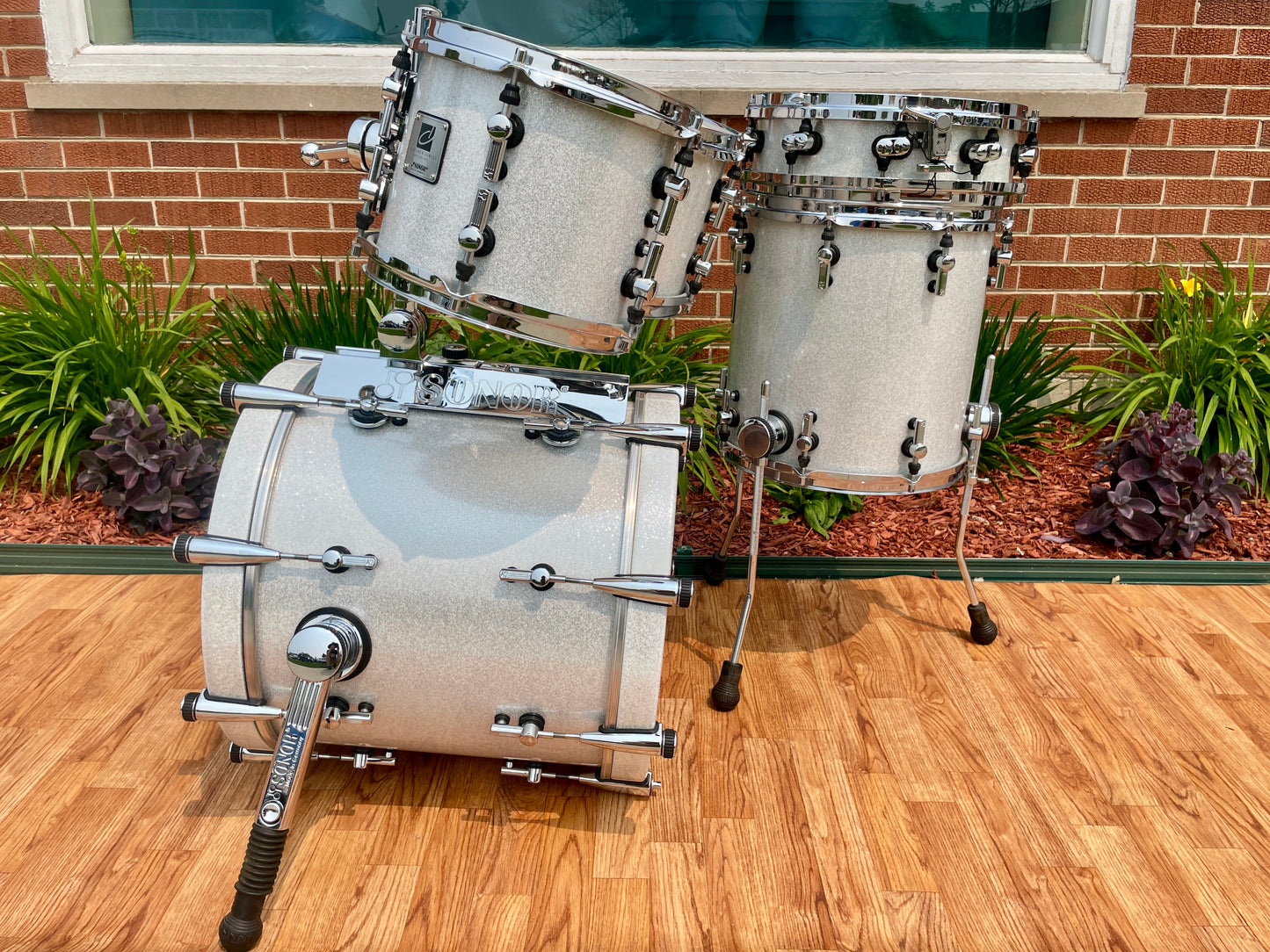 Sonor Designer Series Drum Set Maple Light White Sparkle Lacquer 18/10/12/14 w/ 4x14 Snare