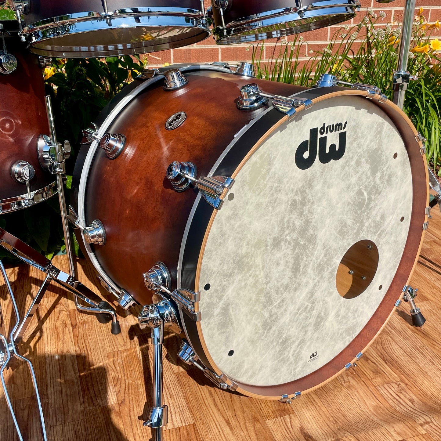DW Collector's Series Pure Exotic Oak 4pc Drum Set Candy Black Burst Over Giant Quilted Sapele 22/12/13/15