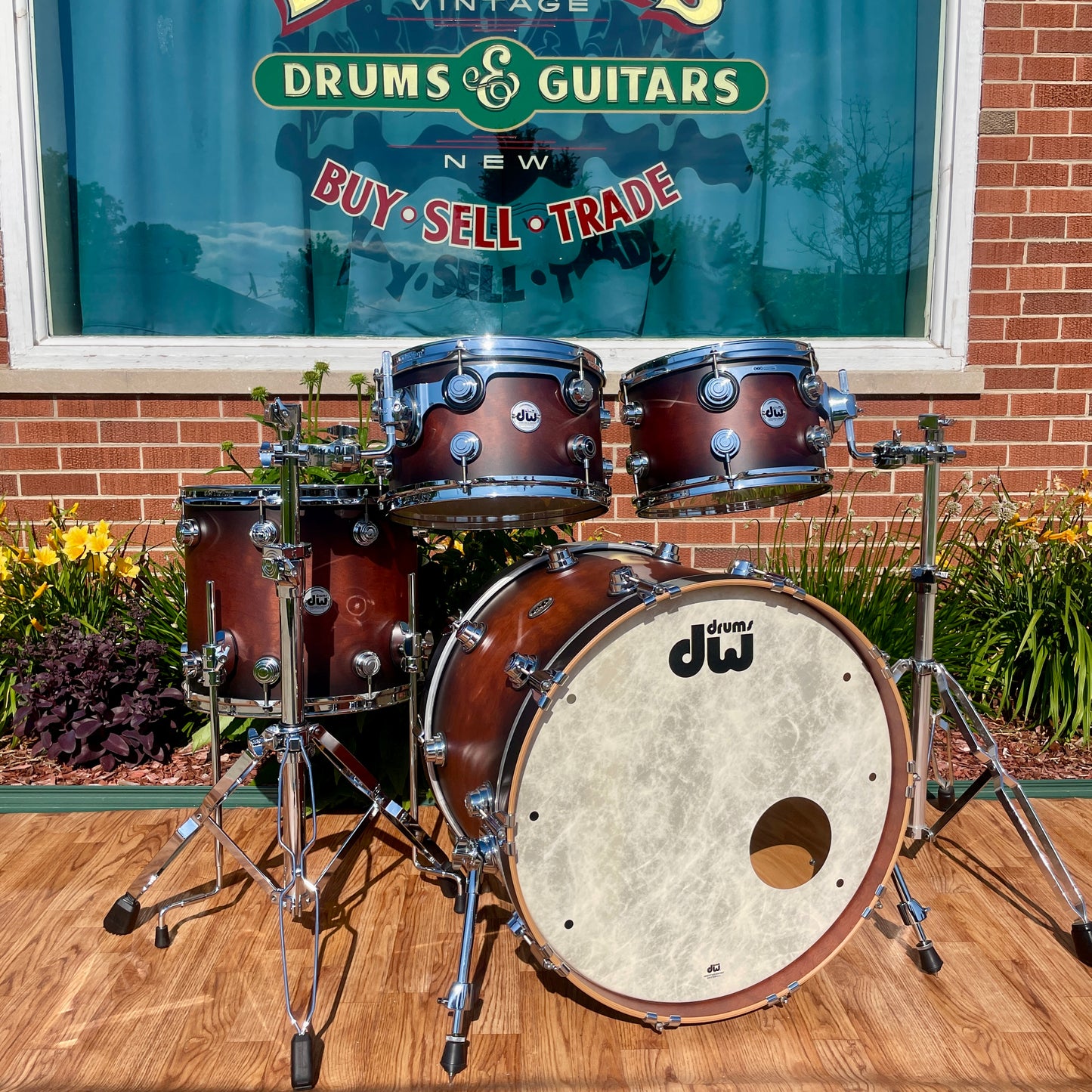 DW Collector's Series Pure Exotic Oak 4pc Drum Set Candy Black Burst Over Giant Quilted Sapele 22/12/13/15
