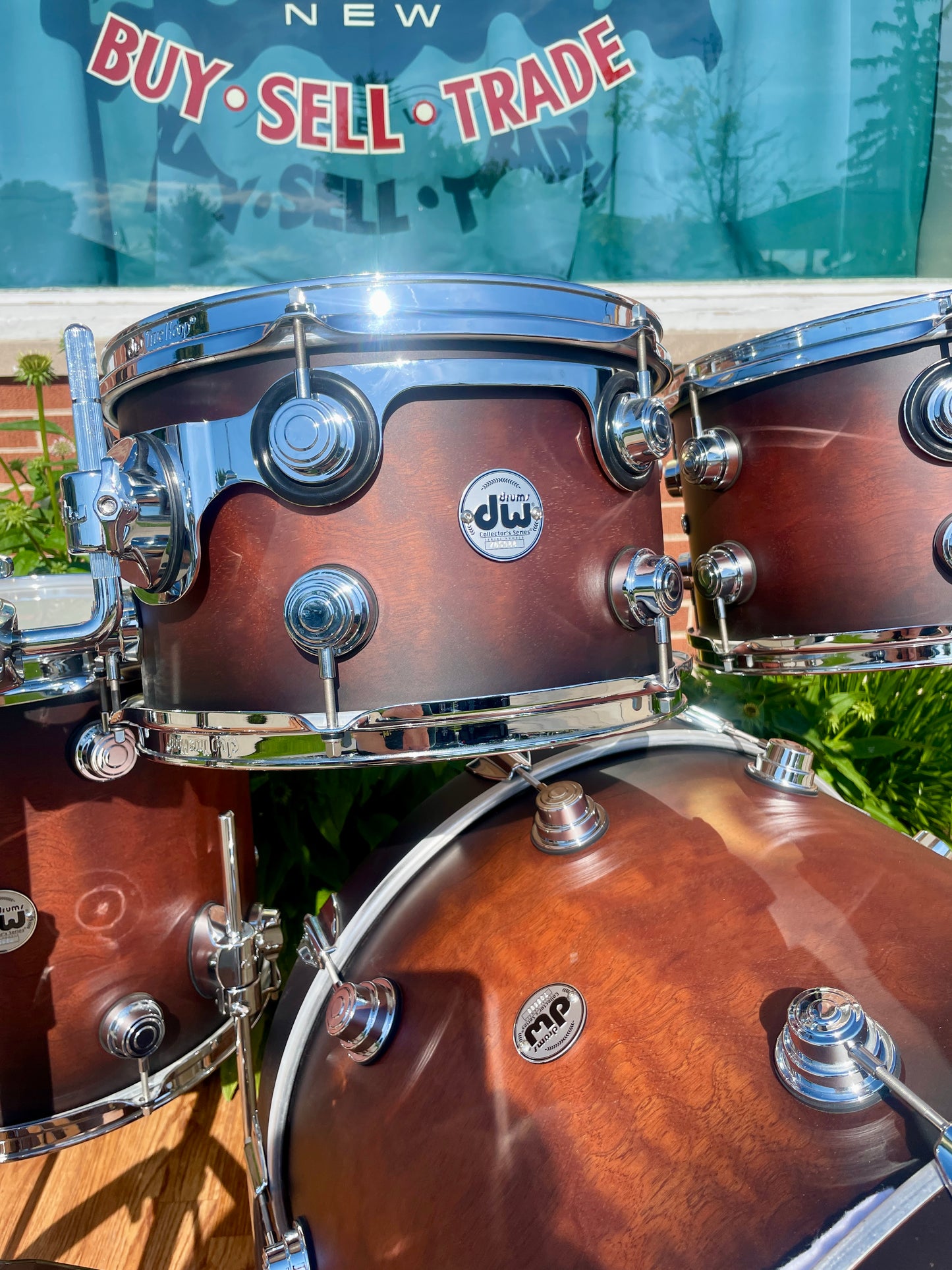 DW Collector's Series Pure Exotic Oak 4pc Drum Set Candy Black Burst Over Giant Quilted Sapele 22/12/13/15