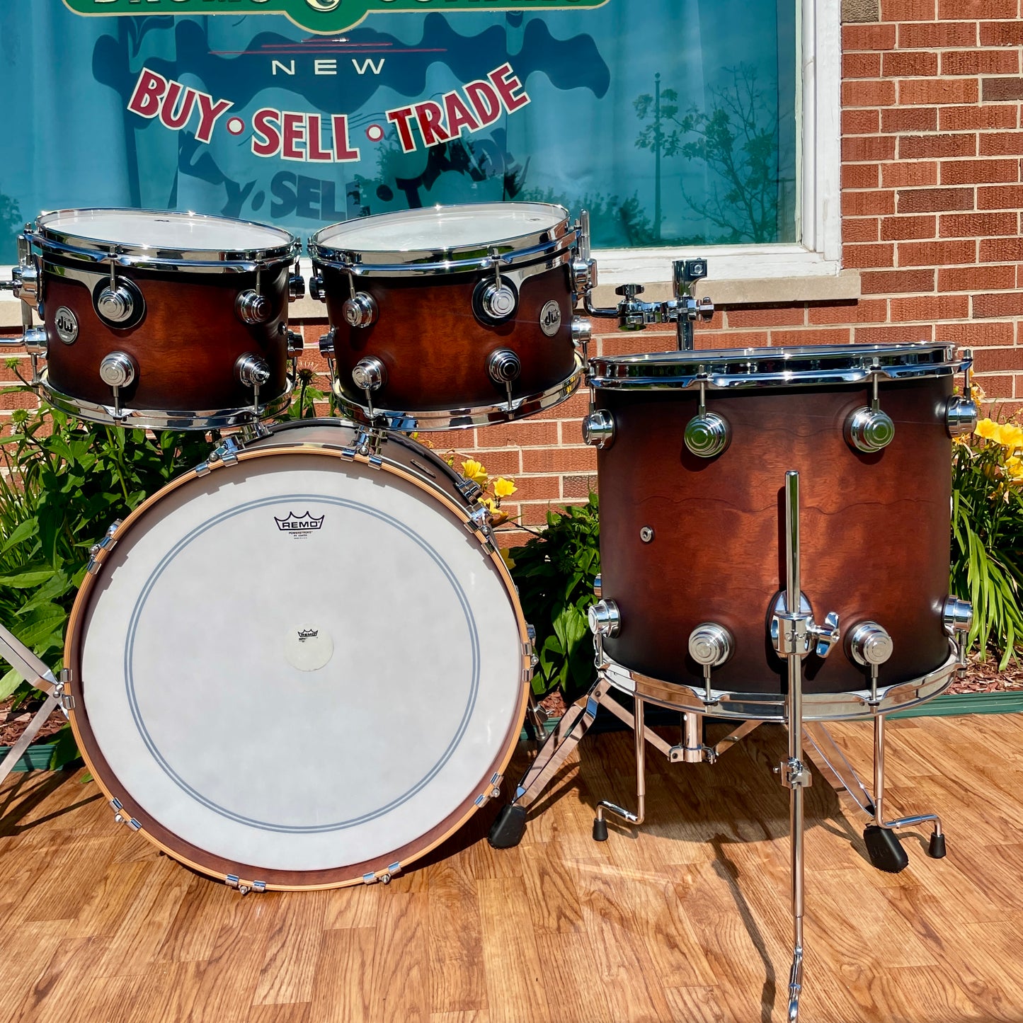 DW Collector's Series Pure Exotic Oak 4pc Drum Set Candy Black Burst Over Giant Quilted Sapele 22/12/13/15