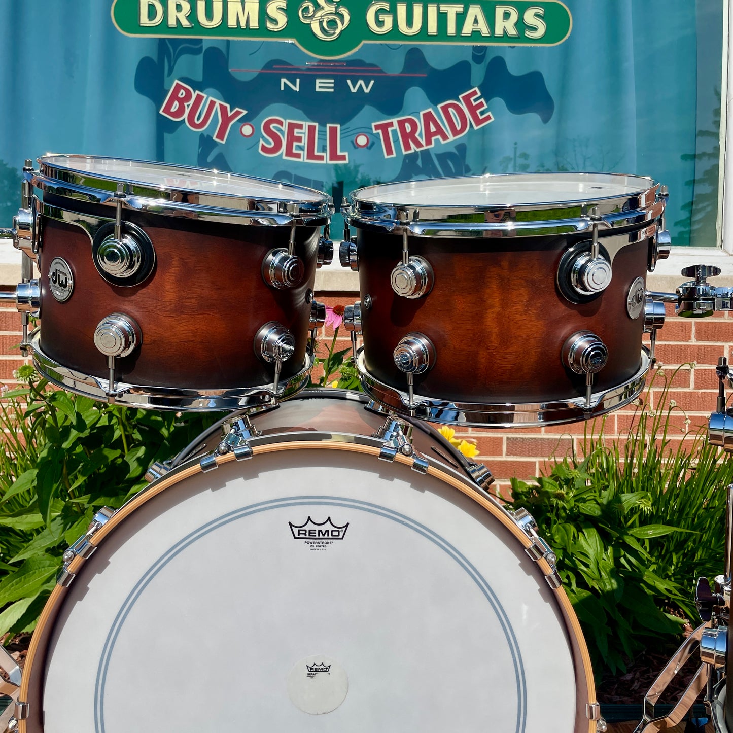 DW Collector's Series Pure Exotic Oak 4pc Drum Set Candy Black Burst Over Giant Quilted Sapele 22/12/13/15