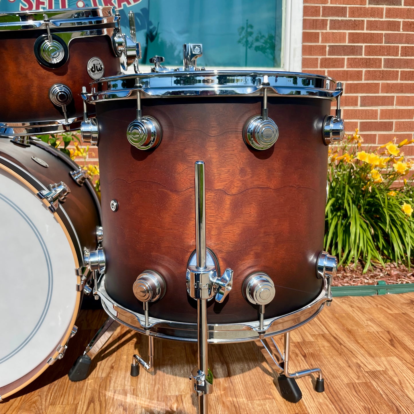 DW Collector's Series Pure Exotic Oak 4pc Drum Set Candy Black Burst Over Giant Quilted Sapele 22/12/13/15