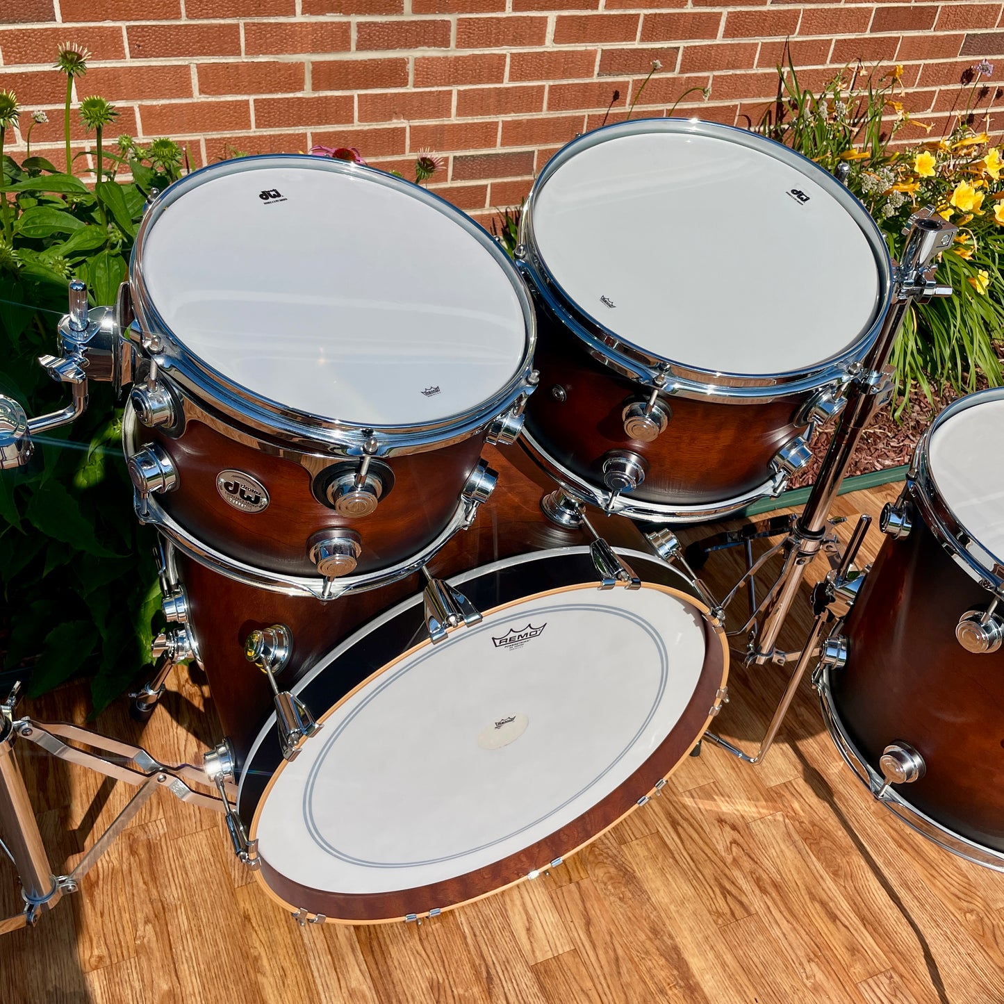 DW Collector's Series Pure Exotic Oak 4pc Drum Set Candy Black Burst Over Giant Quilted Sapele 22/12/13/15