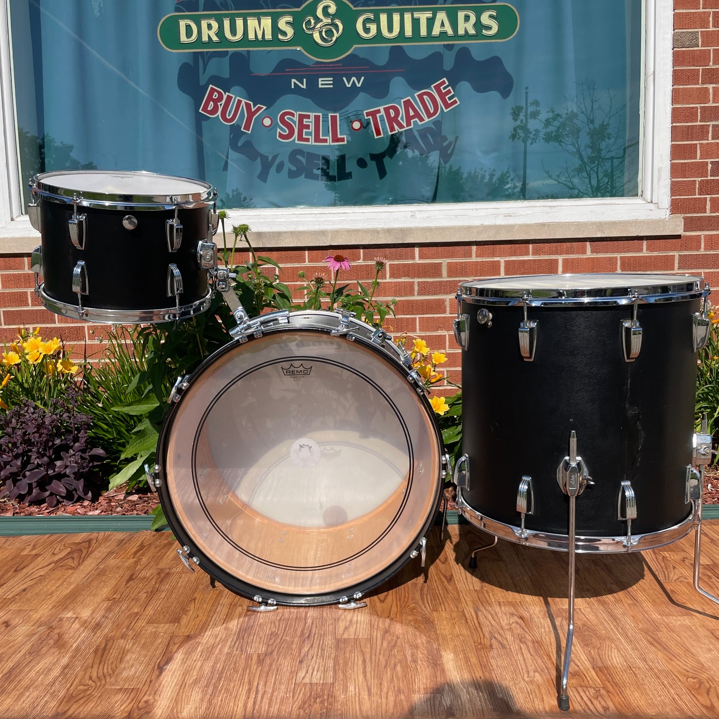 Ludwig Super Classic drum set outside the shop showing the Remo Powerstroke resonant head on the bass drum