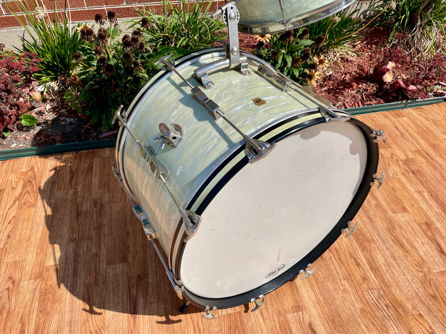 1960s Ludwig 2pc Club Date Combo Drum Set White Marine Pearl 22/13