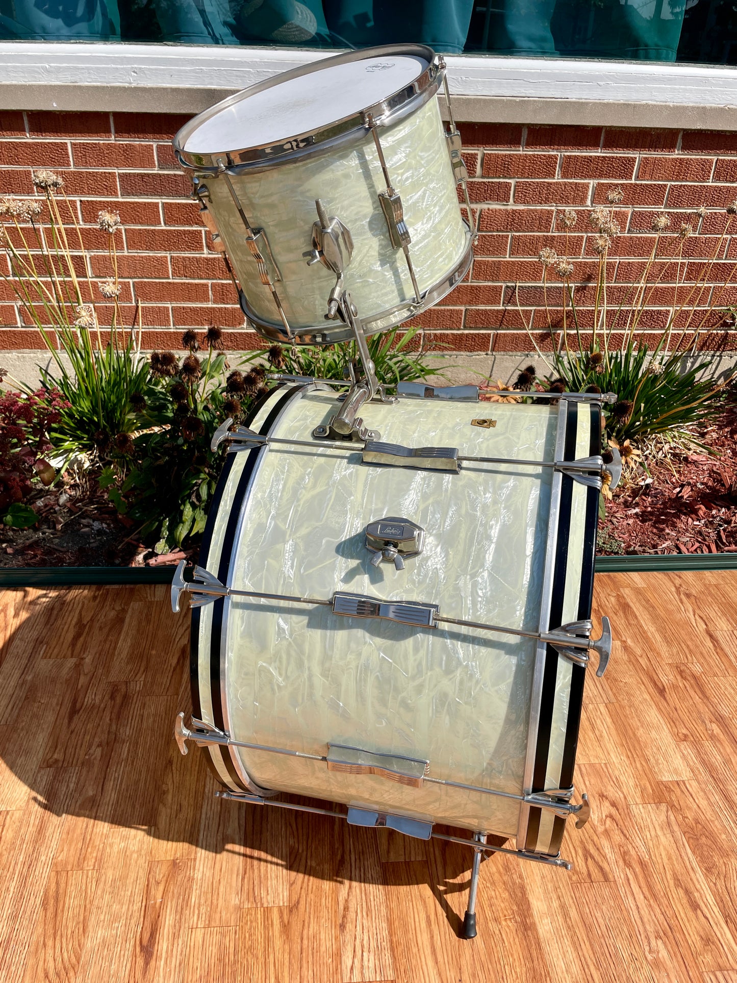 1960s Ludwig 2pc Club Date Combo Drum Set White Marine Pearl 22/13