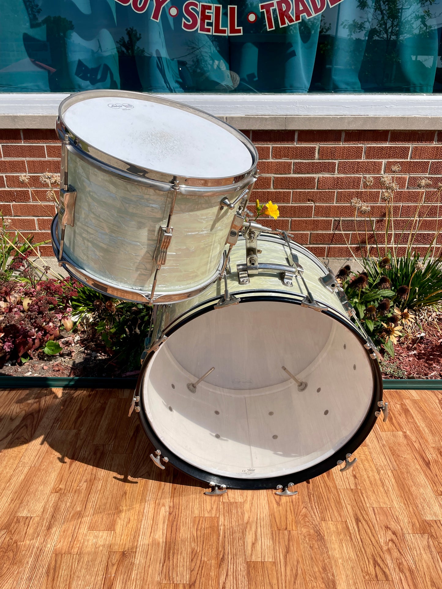1960s Ludwig 2pc Club Date Combo Drum Set White Marine Pearl 22/13