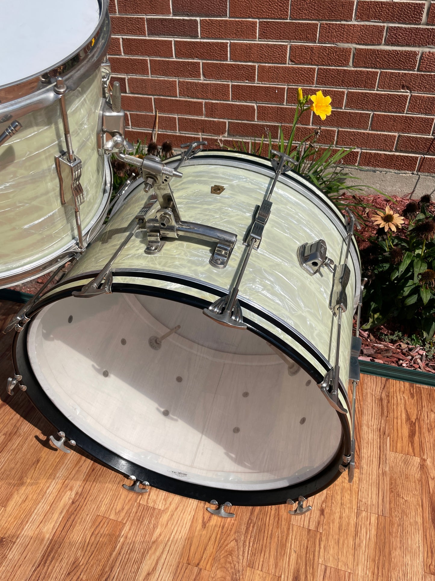 1960s Ludwig 2pc Club Date Combo Drum Set White Marine Pearl 22/13