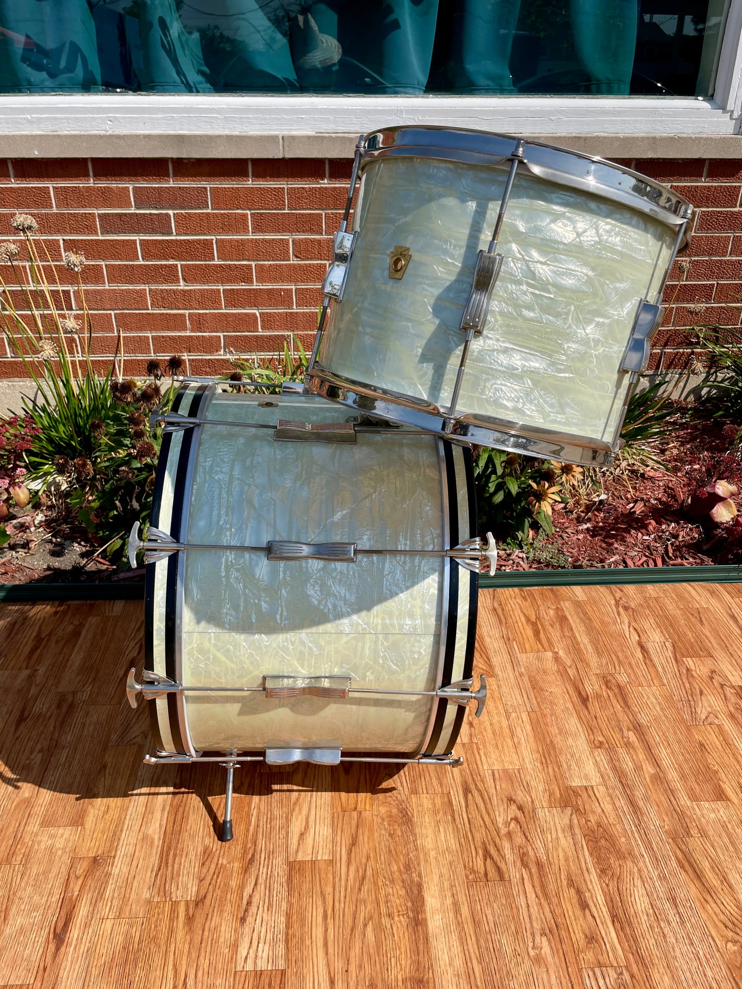 1960s Ludwig 2pc Club Date Combo Drum Set White Marine Pearl 22/13