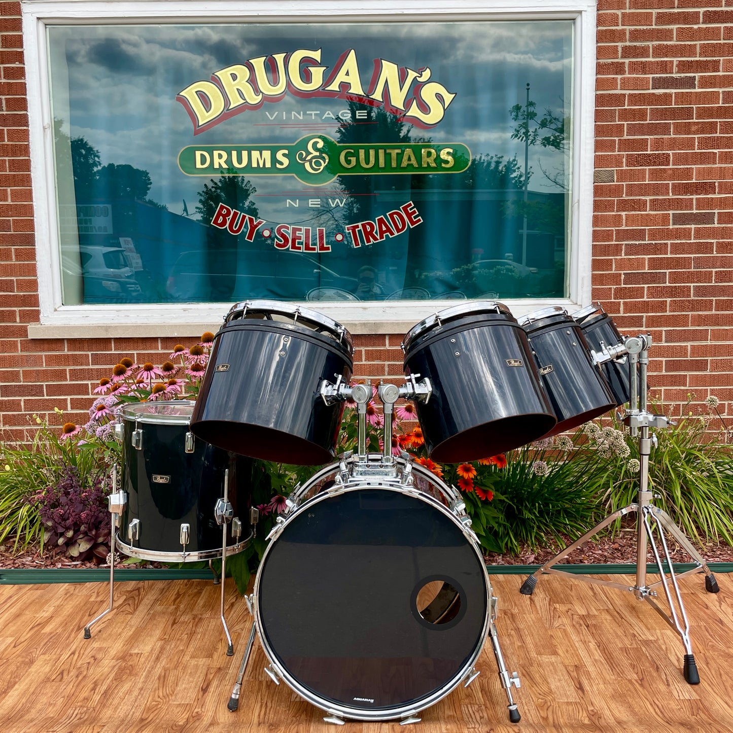 Vintage Pearl Vari-Pitch Drum Set Black 22/8/10/12/14/16