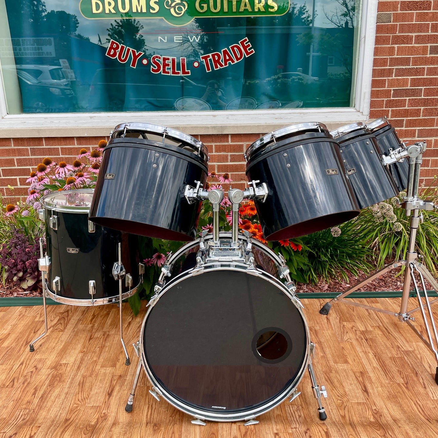 Vintage Pearl Vari-Pitch Drum Set Black 22/8/10/12/14/16