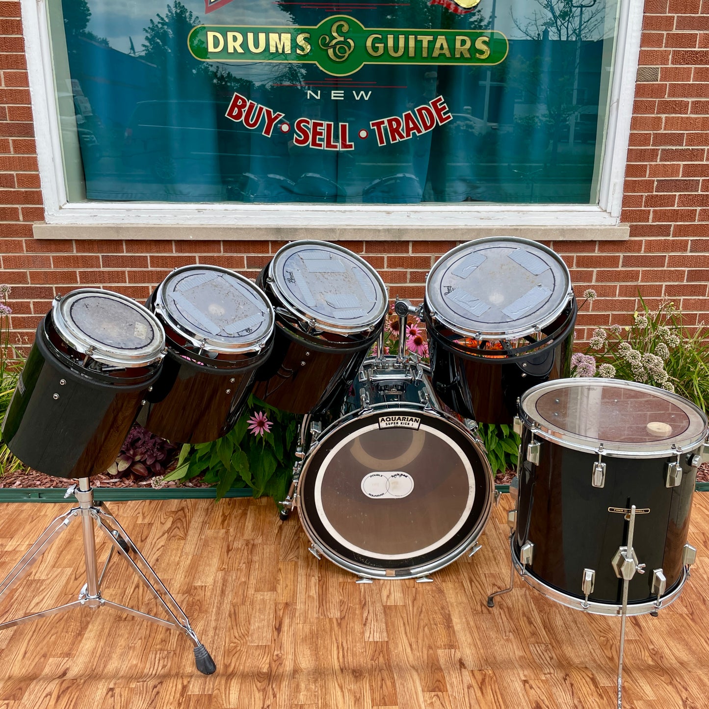 Vintage Pearl Vari-Pitch Drum Set Black 22/8/10/12/14/16