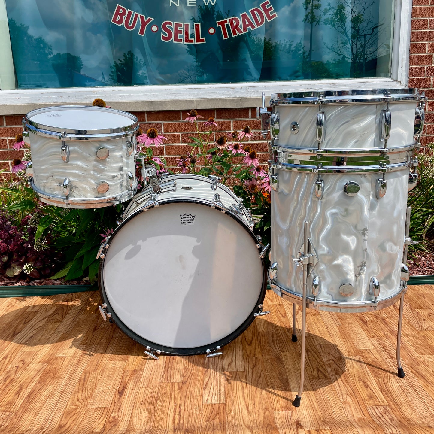 1960s Gretsch Progressive Jazz Drum Set Silver (White) Satin Flame 20/12/14 w/ Snare