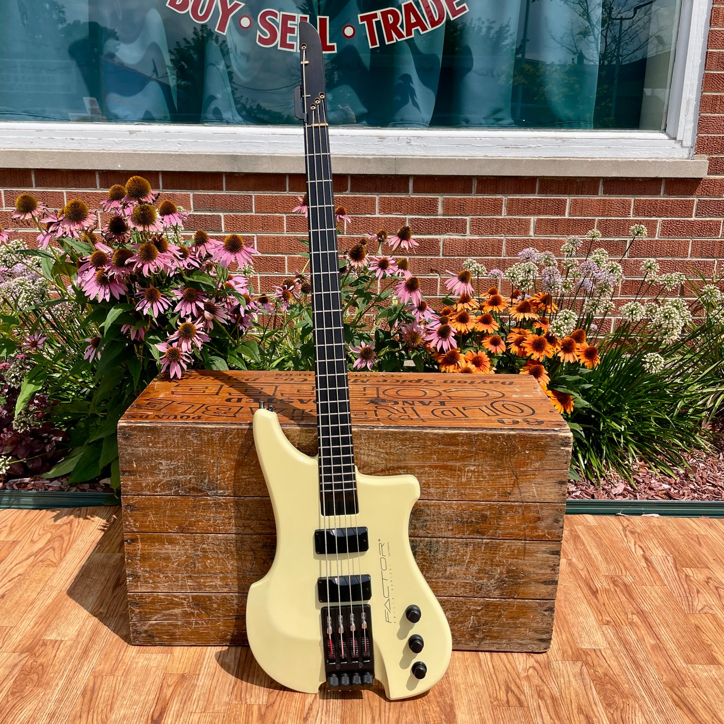 1990 Philip Kubicki Ex Factor 18v Active Bass in Cream w/ OHSC