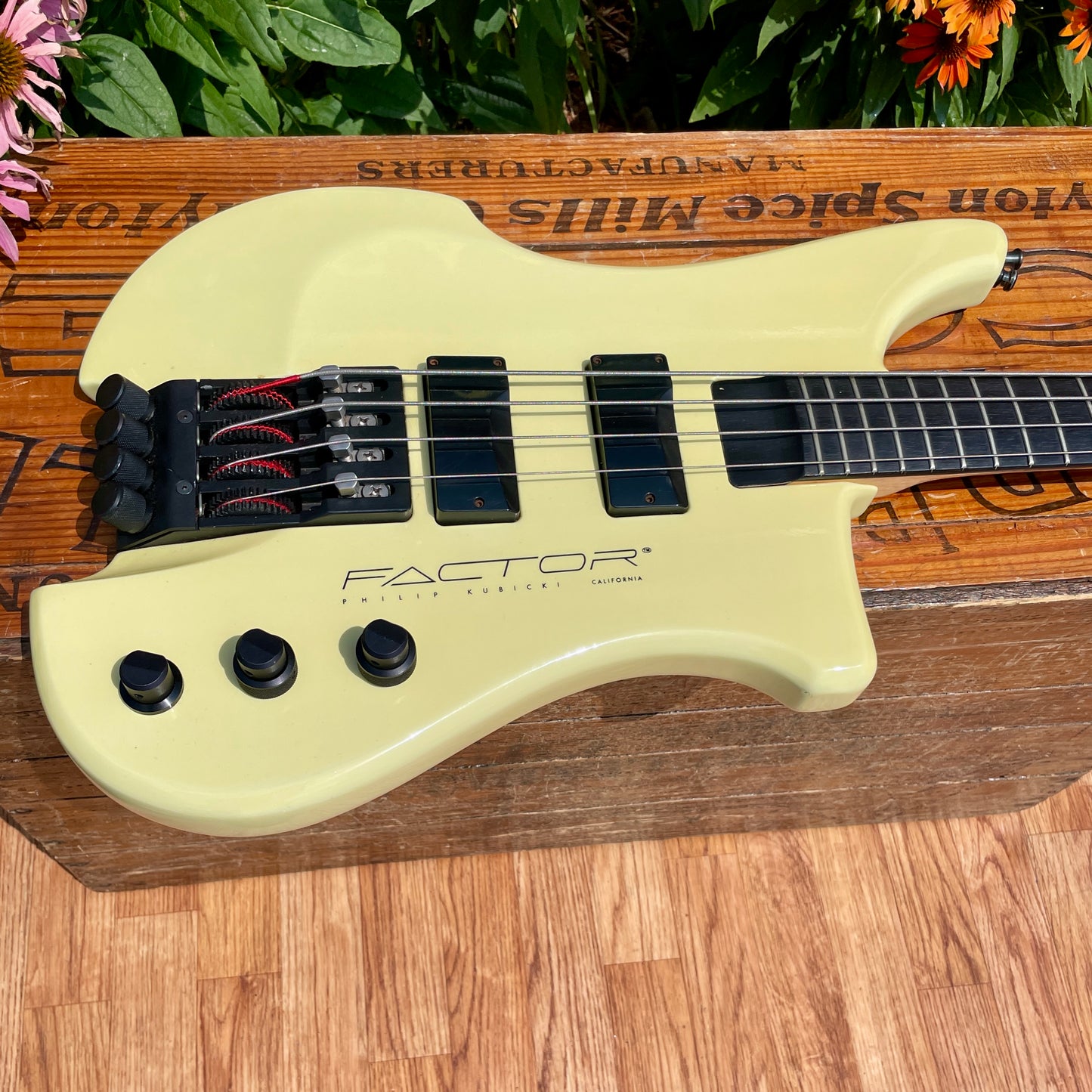 1990 Philip Kubicki Ex Factor 18v Active Bass in Cream w/ OHSC