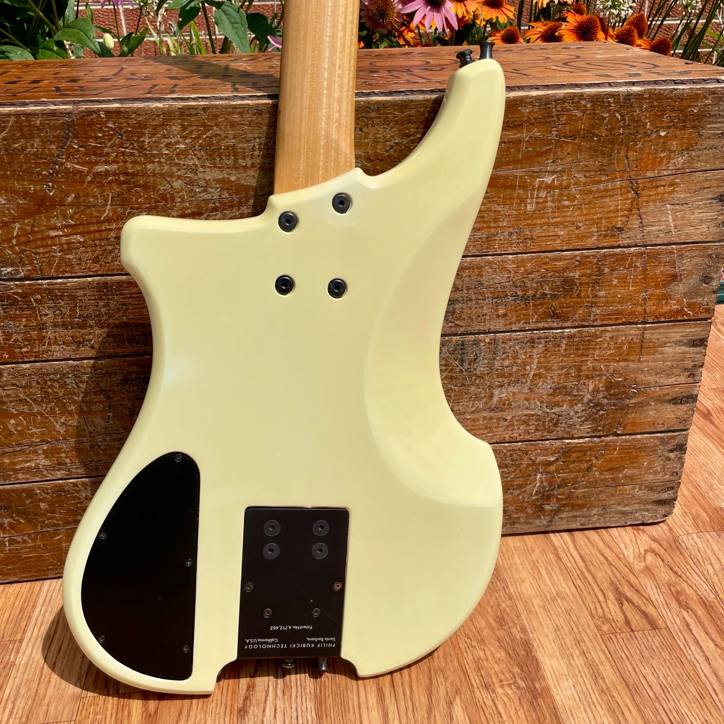 1990 Philip Kubicki Ex Factor 18v Active Bass in Cream w/ OHSC